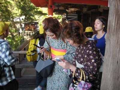 Visitors to Kiyomizu-dera 